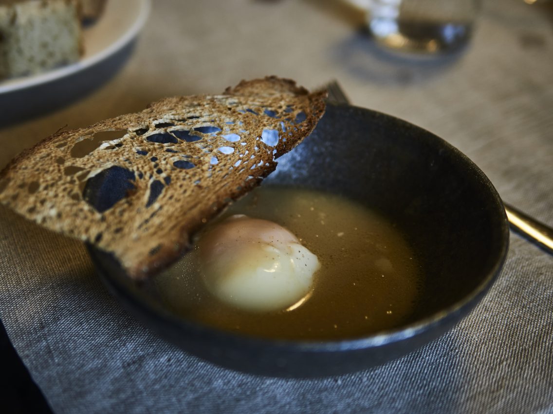 La sopa de tomillo con huevo a baja temperatura